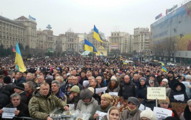 На Майдане прошла панихида по жертвам терроризма