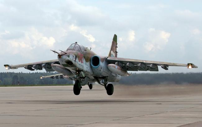 В РФ потерпел крушение самолет Су-25, погиб летчик