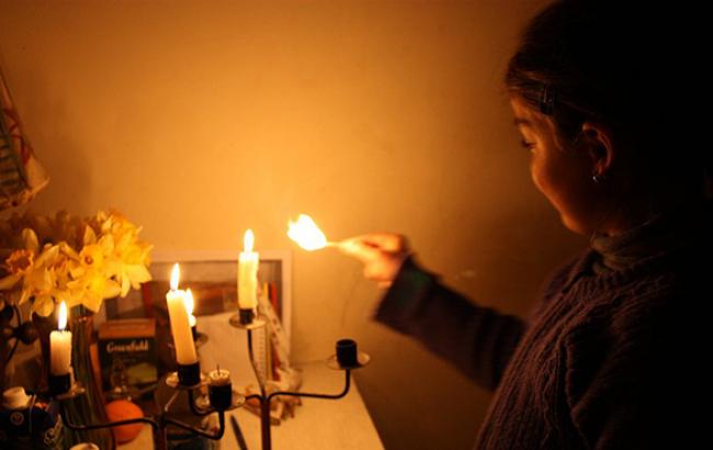 В Крыму ввели аварийные отключения электричества из-за ограничения поставок из материковой Украины