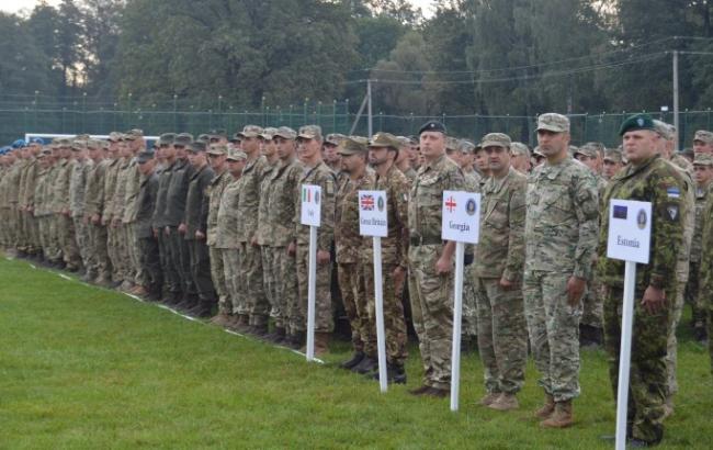 Во Львовской области официально открыли военные учения Rapid Trident-2017