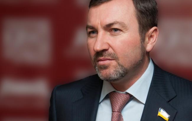 Нардеп з "Відродження" передав Парубію підписи на підтримку законопроекту для чорнобильців