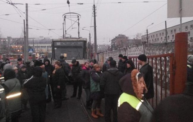 Працівники громадського транспорту в Києві не вийшли на маршрути, оголосивши страйк, - профспілка