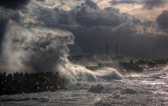 Синоптики оголосили штормове попередження у акваторії Чорного та Азовського морів