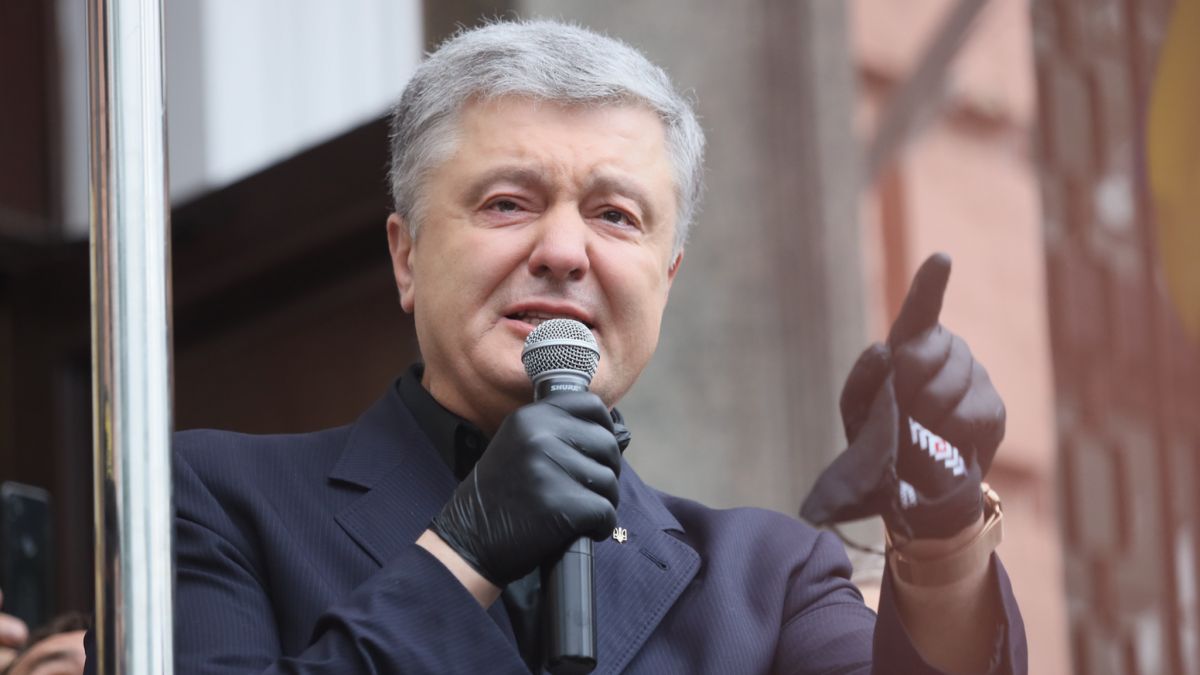 Суд начал избирать меру пресечения Порошенко