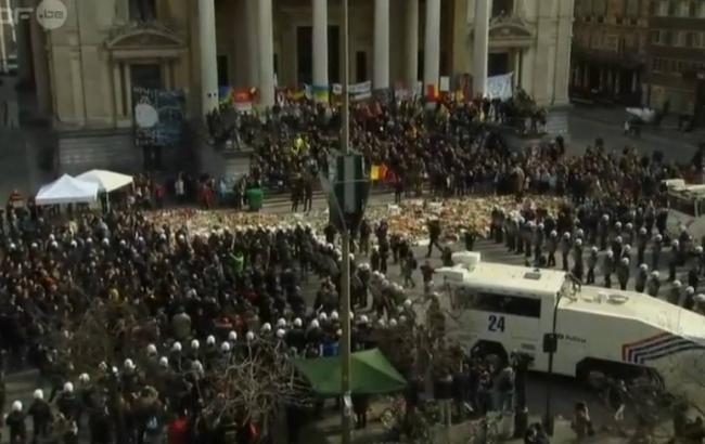 У Брюсселі поліція застосувала водомети для розгону акції радикалів