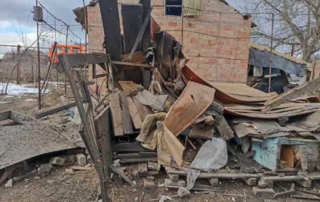 Оккупанты за день трижды обстреляли Никопольский район: в ОВА рассказали о жертве и раненых