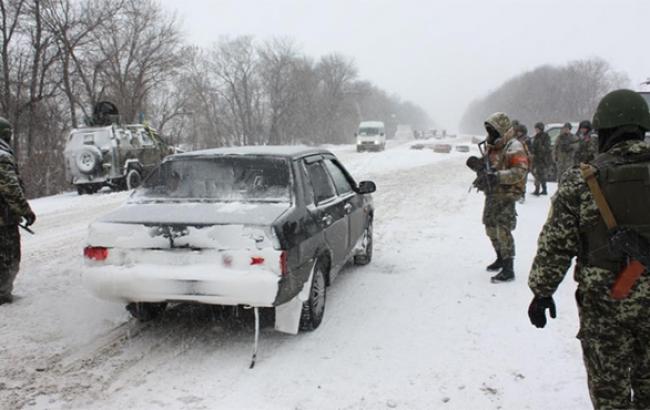 Бойцы Нацгвардии на блокпосту задержали автомобиль с 1 млн грн