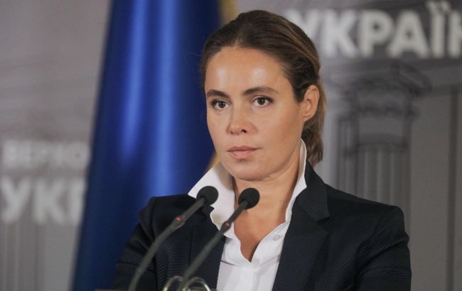 Серед жінок-політиків в Україні найбільш популярні Королевська та Тимошенко, - опитування