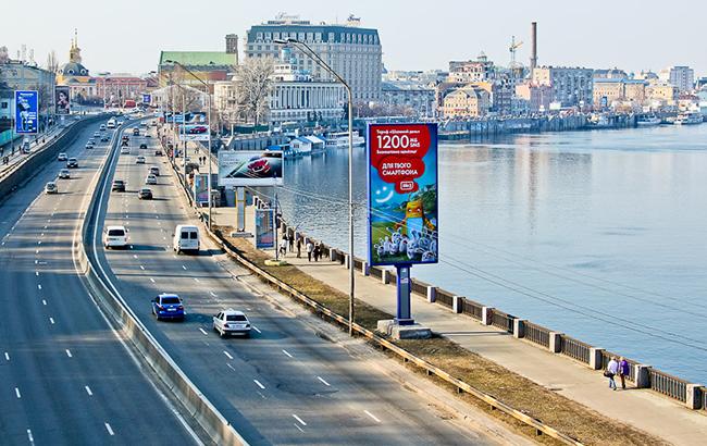 У Києві сьогодні буде обмежено рух на Набережному шосе