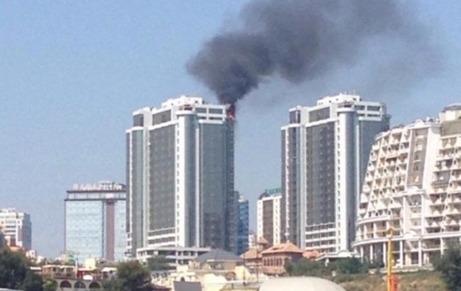 Пожар в Одессе: в Аркадии горит высотный дом