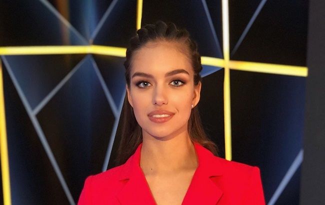 "Красотка": молодая жена Комарова восхитила эффектным праздничным образом