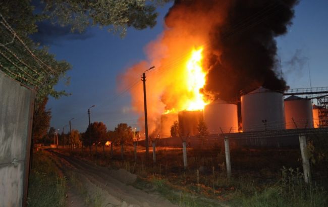 Пожар на нефтебазе в Киевской обл.: МВД возбудило дело