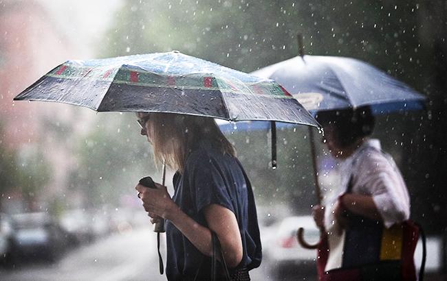 Синоптики предупреждают о грозах и шквалах в Украине