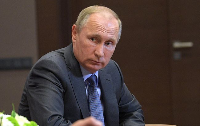 Путин объявил неделю выходных в России и перенес референдум по "обнулению"