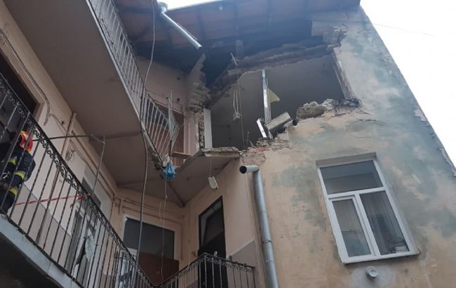 У Львові стався вибух в триповерховому будинку, є постраждалі