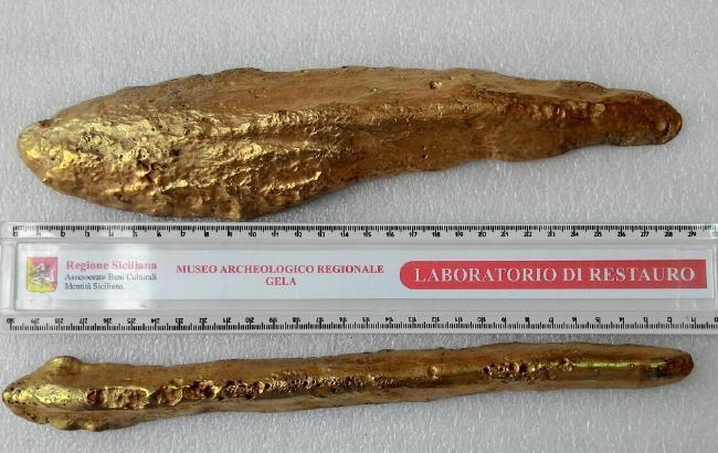 На дне моря обнаружили более 40 слитков неизвестного металла