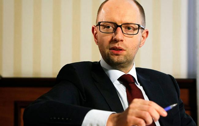 Яценюк: Украина должна принять госбюджет-2016, отвечающий критериям МВФ