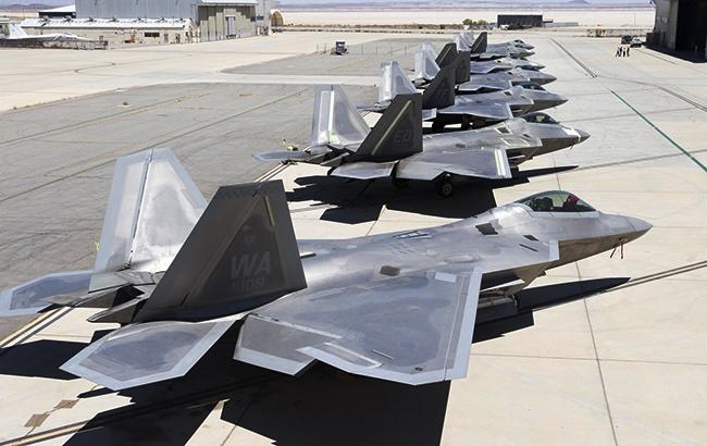 Американские истребители F-22 переброшены в Японию, - Japan Times