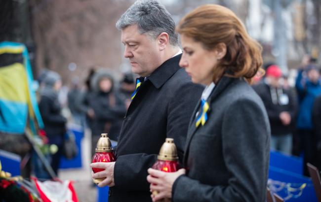 Порошенко почтил память погибших Героев Небесной Сотни в Киеве