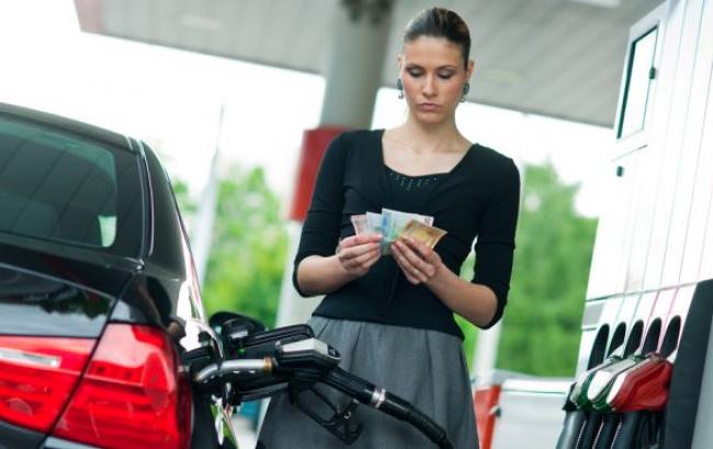 Ціни на бензин на крупнооптовому ринку України 1 грудня зросли в середньому на 700-950 грн