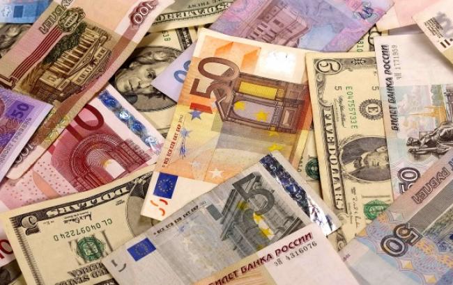 У Росії курс євро піднявся вище 62 руб., долар сягнув майже 50 руб