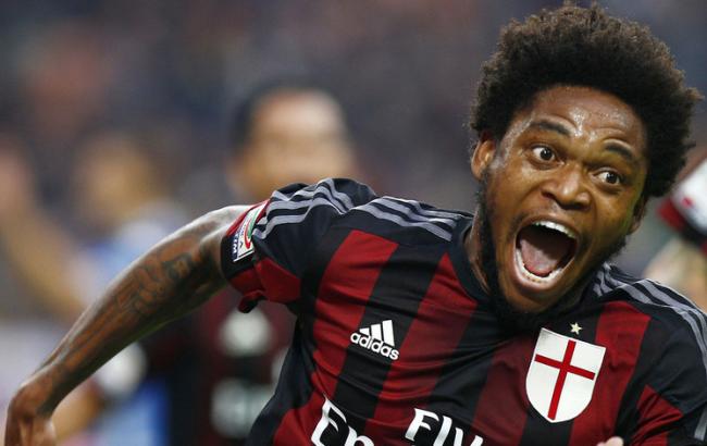 Луїс Адріано їде грати в китайський чемпіонат