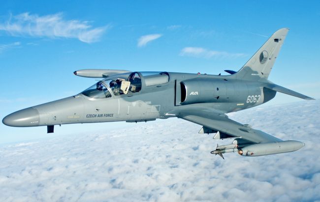 Які винищувачі Україна може отримати від Чехії: пояснення експертів