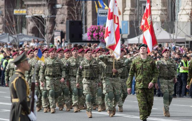 День Незалежності: опубліковано відео військового параду в Києві
