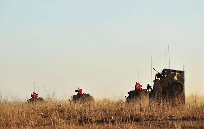 Турция пригнала танки и БТРы к границе с Сирией, - CNN Turk