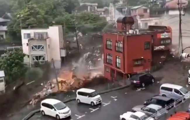 У Японії зсув зніс десятки будинків, є загиблі