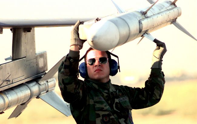 Пентагон заключил контракт на закупку ракет AMRAAM в рамках бюджета помощи Украине