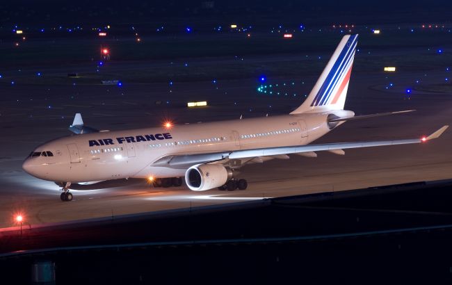 Самолет Сан-Франциско-Париж экстренно сел из-за сообщения о бомбе