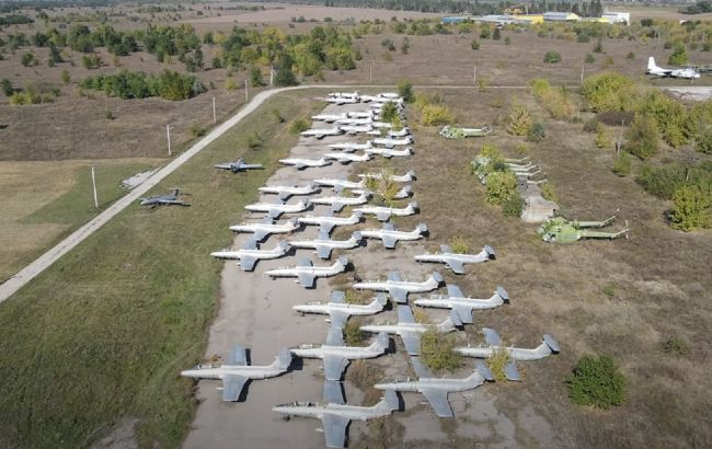 У мережі показали кладовище літаків і вертольотів під Запоріжжям