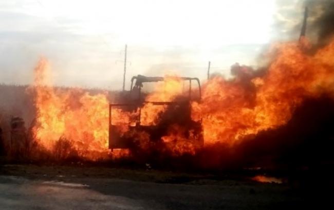 В Полтавській обл. в результаті ДТП перекинулися і загорілися 2 вантажівки, є постраждалий