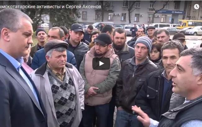 Аксенову устроили "случайную" встречу с крымскими татарами