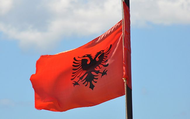 В Албании тысячи человек вышли на акцию протеста