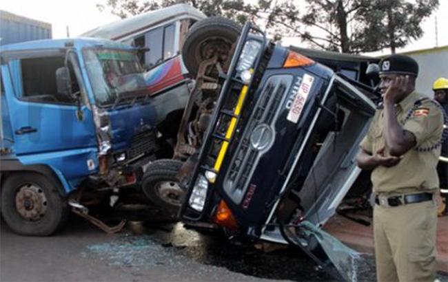 Внаслідок аварії автобусу в Уганді загинули 48 осіб