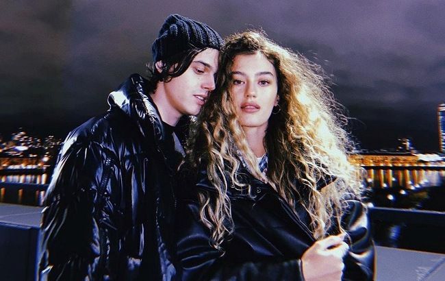 Красивая пара: Alekseev вышел в свет с возлюбленной из "ВИА Гры"