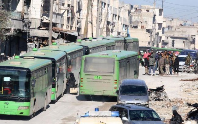 В Алеппо возле автобуса с беженцами произошел взрыв, 16 человек погибли