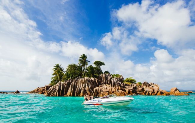 На Сейшелы за 500 евро. Украинские туристы полетят на экзотические острова прямыми рейсами из Киева