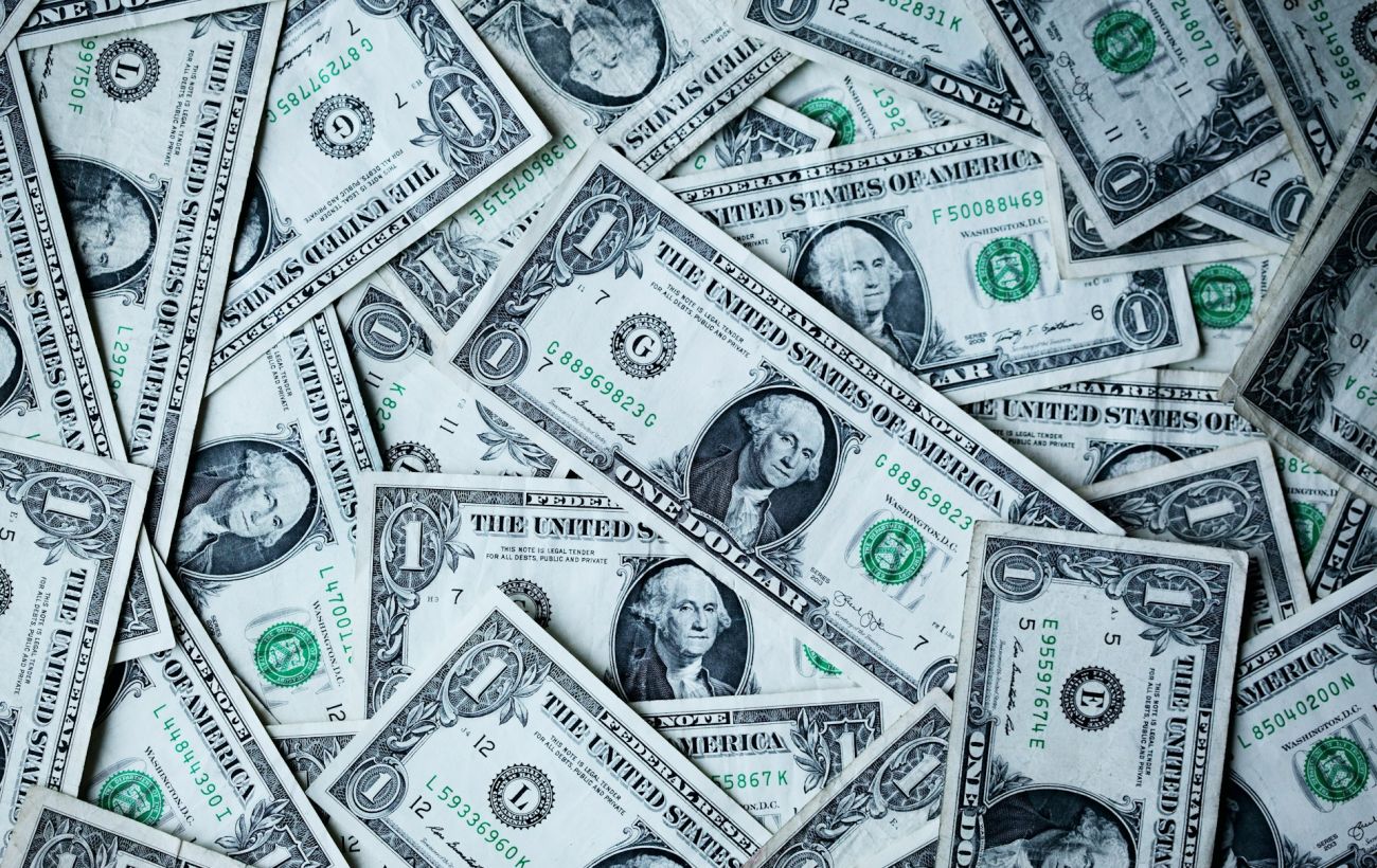 НБУ знизив курс долара