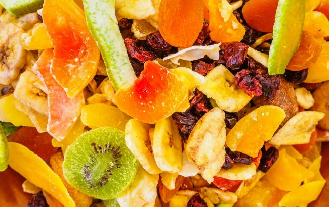 Запасаємося вітамінами на зиму: Клопотенко розкрив всі секрети сушіння фруктів і ягід