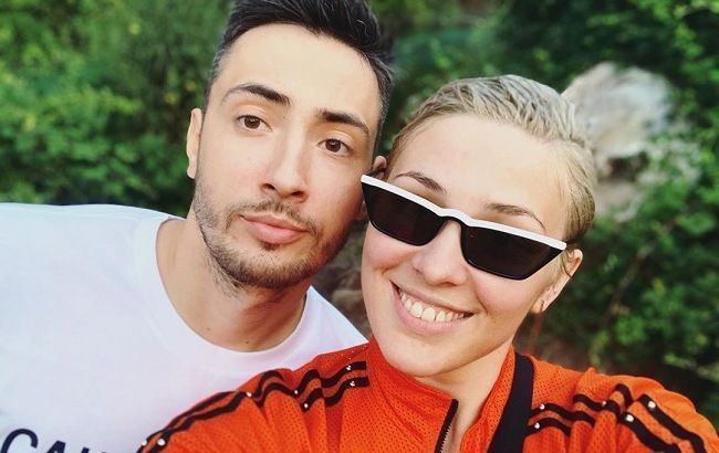 MARUV з чоловіком влаштувала романтику на вершині вулкана на Балі