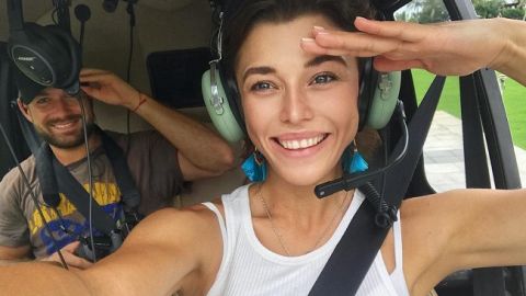 Самая солнечная и легкая: звезда "Орла и Решки" показала стройные ножки на Карибах