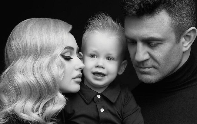 Солодкий карапуз: дружина Миколи Тищенка похвалилася "поетичними талантами" 2-річного синочка (відео)