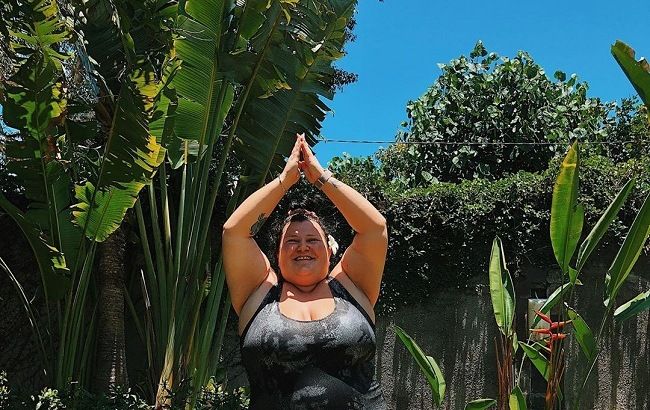 Очікування vs реальність: Alyona Alyona в купальнику потішила фото з відпочинку на Балі