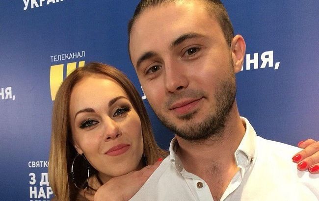 Alyosha розповіла, із-за чого може просидіти за келихом вина до пізньої ночі