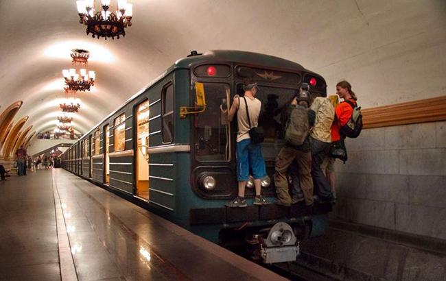 У харківському метро "зачепер" проїхав кілька станцій між вагонами потягу