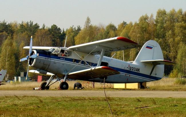 В Волынской области возле жилого дома упал самолет Ан-2, пилот погиб
