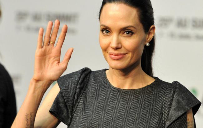 Вага Анджеліни Джолі досяг критичної позначки